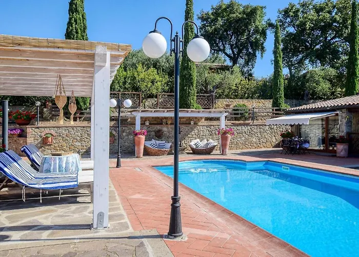Stunning Home In Castiglione Della Pesc